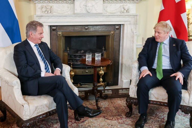 President Niinistö deltog i en middag för JEF-ländernas stats- och regeringschefer med Storbritanniens premiärminister Boris Johnson som värd i London den 15 mars 2022. Foto: Jouni Mölsä/Republikens presidents kansli