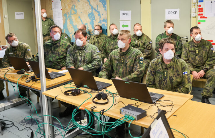 Participants in the local defence exercise Kehä 1/22. Photo: Jouni Mölsä/Office of the President of the Republic of Finland