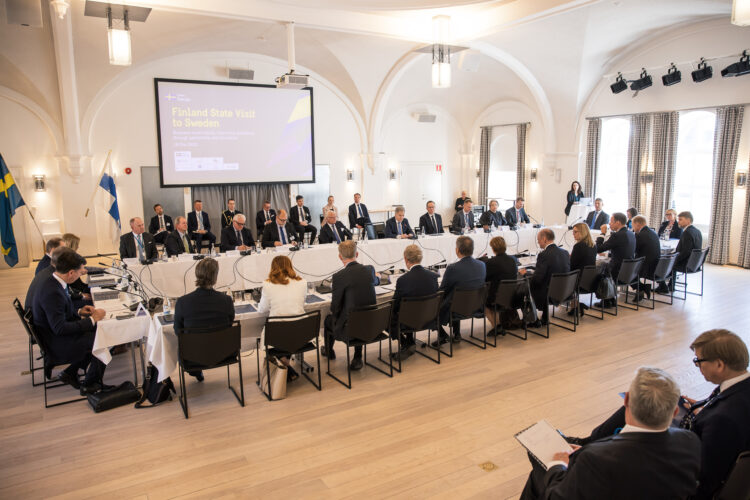 President Niinistö och kung Carl XVI Gustaf deltog i ett diskussionsmöte om den gröna omställningen inom näringslivet vid Finlandsinstitutet i Stockholm den 18 maj 2022. Foto: Matti Porre/Republikens presidents kansli