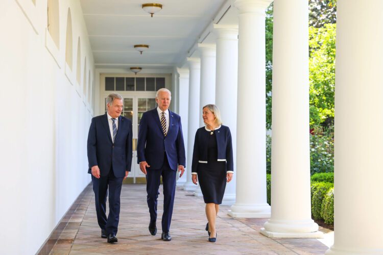 Republikens president Sauli Niinistö träffade USA:s president Joseph R. Biden tillsammans med Sveriges statsminister Magdalena Andersson i Vita huset torsdagen den 19 maj 2022. Foto: Riikka Hietajärvi/Republikens presidents kansli