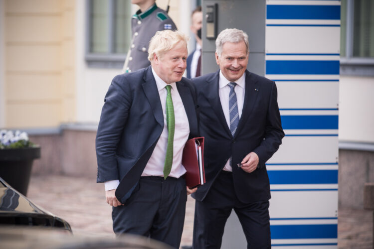 President Niinistö hälsade Storbritanniens premiärminister Boris Johnsons välkommen på besök till Finland onsdagen den 11 maj 2022. Foto: Matti Porre/Republikens presidents kansli