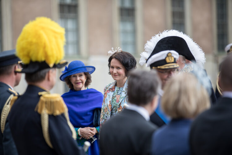 Statsbesöket inleddes med att kung Carl XVI Gustaf och drottning Silvia hälsade republikens president Sauli Niinistö och fru Jenni Haukio välkomna vid en högtidlig ceremoni vid Kungliga slottet. Foto: Matti Porre/Republikens presidents kansli