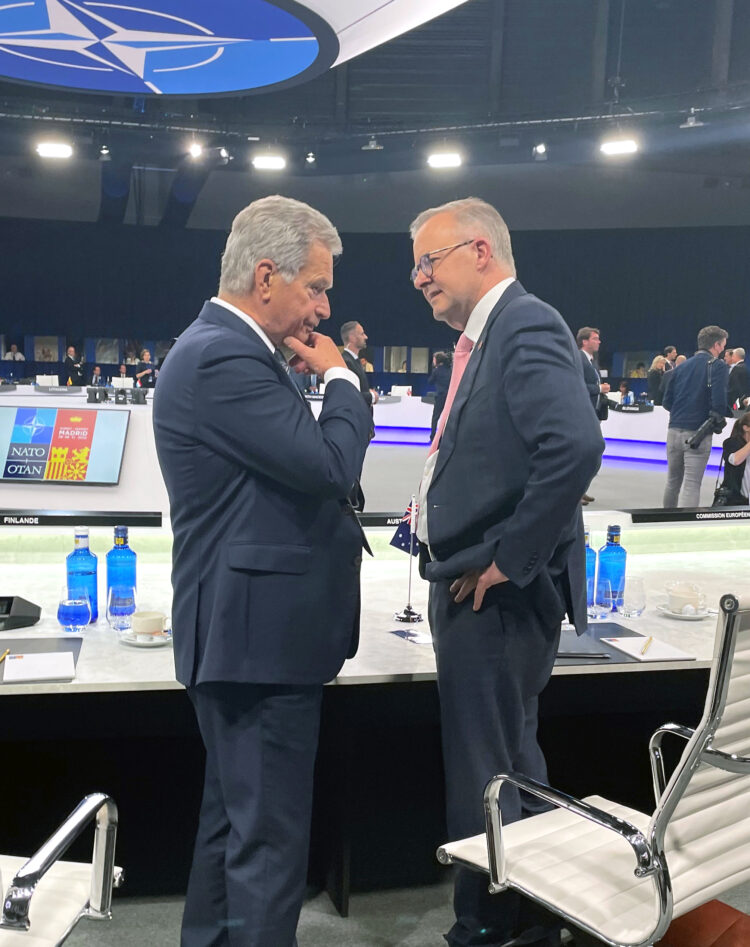 President Niinistö had discussions with several heads of state before the session. Pictured here is the Australian Prime Minister Albanese. Photo: Ville Hukkanen/Office of the President of the Republic of Finland