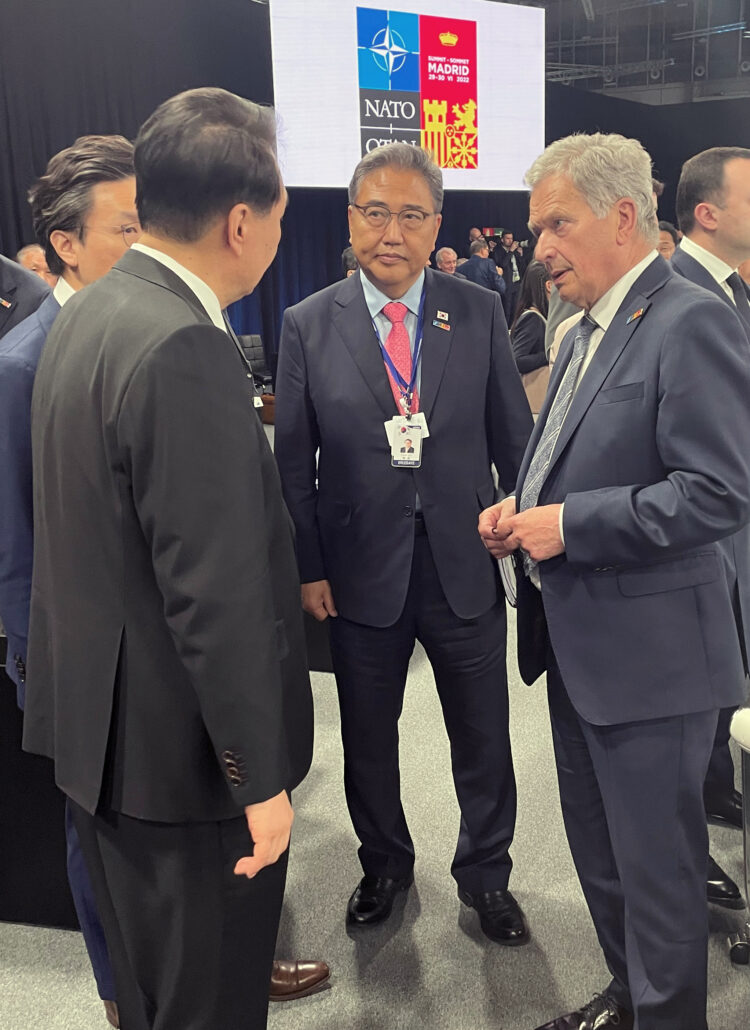 President Niinistö and President of South Korea Yoon. Photo: Ville Hukkanen/Office of the President of the Republic of Finland