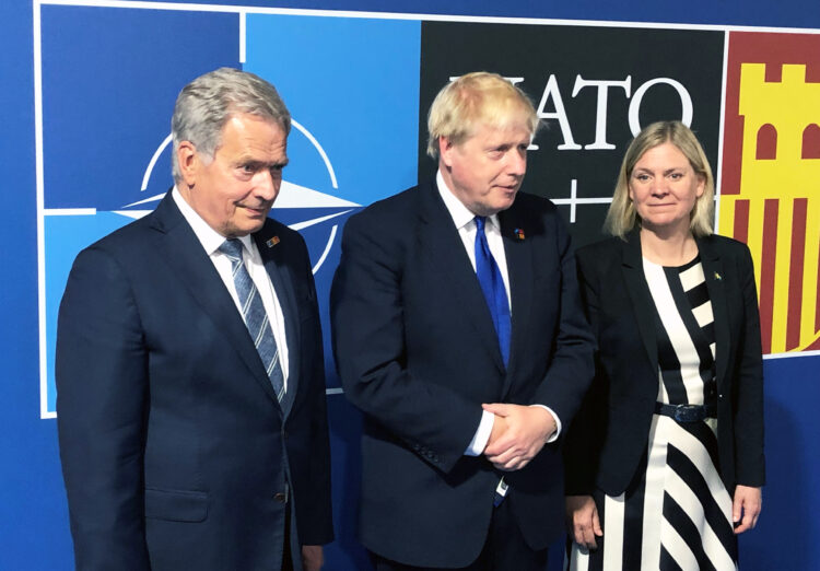 Yhteistapaaminen Ruotsin pääministeri Anderssonin ja Ison-Britannian pääministeri Johnsonin kanssa. Kuva: Jouni Mölsä/Tasavallan presidentin kanslia