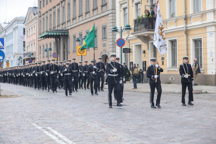 Tasavallan presidentti ylensi ja nimitti valmistuvat kadetit 26.8.2022. Kuva: Juhani Kandell/Tasavallan presidentin kanslia
