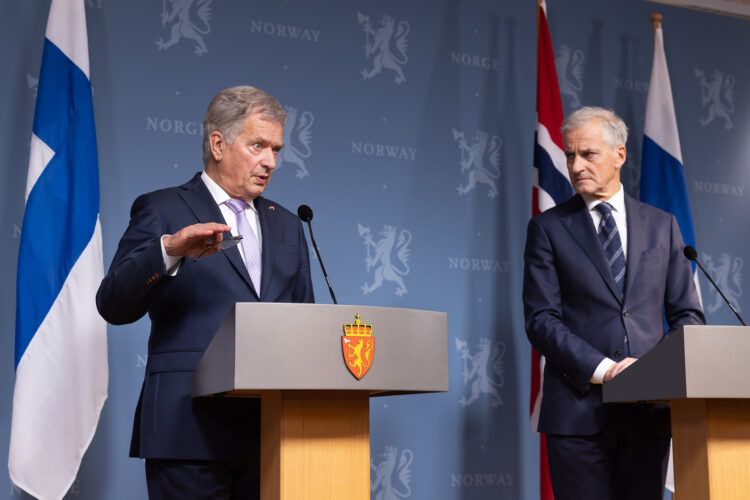 President Niinistö och Norges statsminister Gahr Støre på den gemensamma presskonferensen i Oslo den 10 oktober 2022. Foto: Matti Porre/Republikens presidents kansli