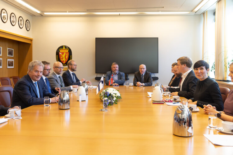 Discussions with the Norwegian Parliament's Standing Committee on Foreign Affairs and Defence in Oslo on 11 October 2022. Photo: Matti Porre / Office of the President of the Republic of Finland