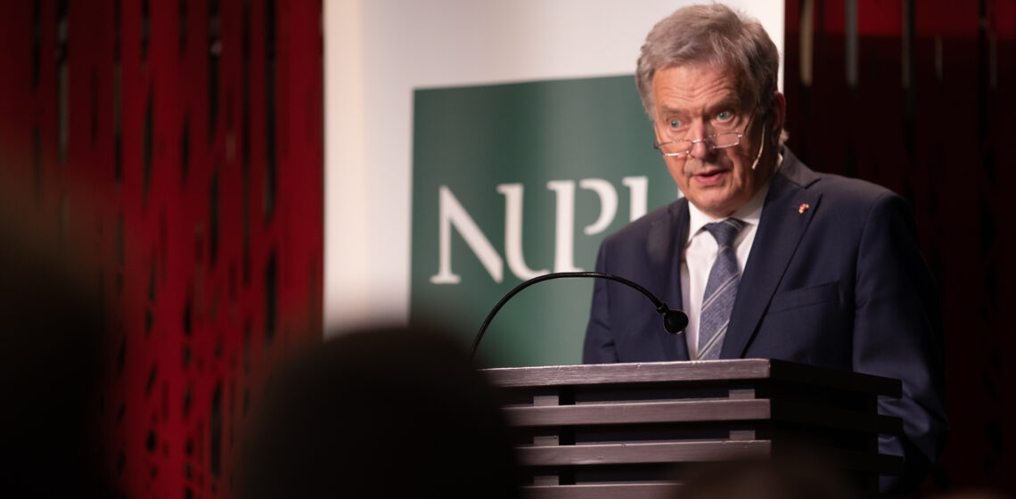 Presidentti Sauli Niinistö puhui Norjan ulkopoliittisen instituutin tilaisuudessa pohjoismaisesta lähestymistavasta Euroopan turvallisuustilanteeseen Litteraturhusetissa Oslossa 10. lokakuuta 2022. Kuva: Matti Porre/Tasavallan presidentin kanslia