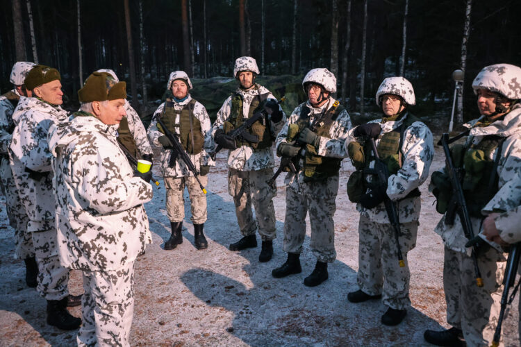 Tasavallan presidentti Sauli Niinistö tarkasti Maavoimien Kontio 22 -pääsotaharjoituksen 28.–29. marraskuuta 2022 Pohjois-Karjalassa. 
Kuva: Jouni Mölsä/Tasavallan presidentin kanslia