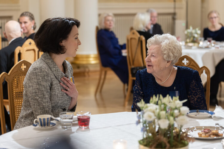 Eila Karhula, 95, Sulkavalta liittyi pikkulottiin vuonna 1934. Kuva: Matti Porre/Tasavallan presidentin kanslia