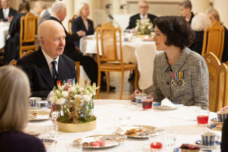 Veteraani Unto Hakuli, 99, Lemiltä. Kuva: Juhani Kandell/Tasavallan presidentin kanslia