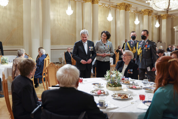 President of the Republic of Finland Sauli Niinistö and Mrs Jenni Haukio hosted a reception in honour of Finland’s independence for war veterans and members of the Lotta Svärd at the Presidential Palace on Thursday,1 December 2022. Photo: Matti Porre/Office of the President of the Republic of Finland