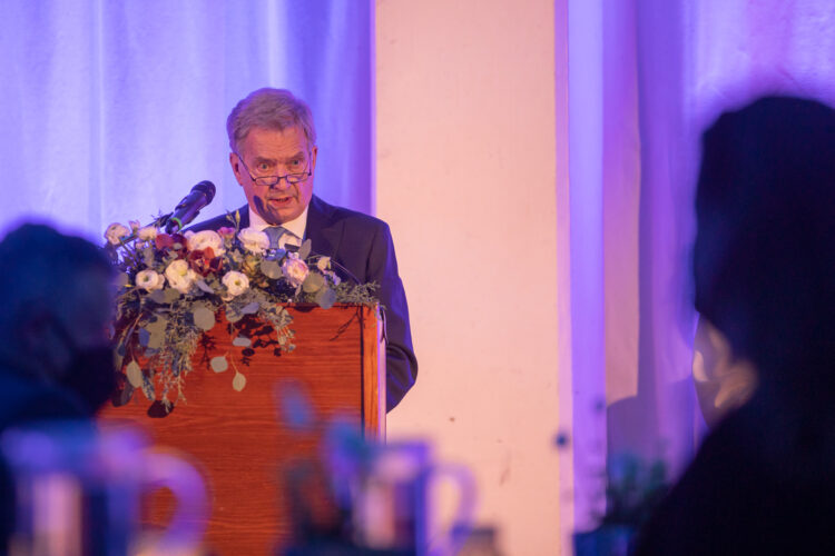 President Niinistö håller tal på julfesten på Kauniala sjukhus. Foto: Matti Porre/Republikens presidents kansli