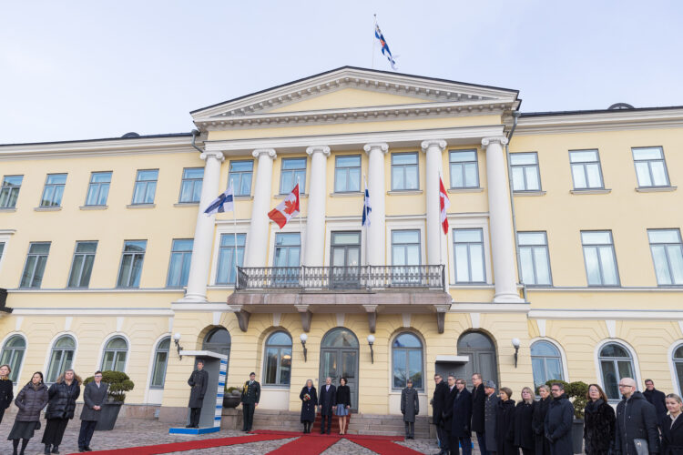 Republikens president Sauli Niinistö och hans maka doktor Jenni Haukio tog emot Kanadas generalguvernör Mary Simon på  statsbesök i Finland tisdagen den 7 februari 2023. Foto: Matti Porre/Republikens presidents kansli