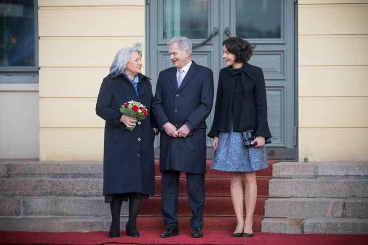 Republikens president Sauli Niinistö och hans maka doktor Jenni Haukio tog emot Kanadas generalguvernör Mary Simon på  statsbesök i Finland tisdagen den 7 februari 2023. Foto: Matti Porre/Republikens presidents kansli