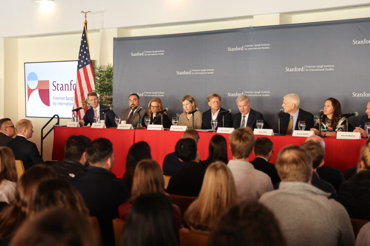 President Niinistö deltog i en paneldiskussion om säkerhetspolitik, stormaktskonkurrens och ny teknik arrangerad av Freeman Spogli-institutet vid Stanford University i Palo Alto. Foto: Riikka Hietajärvi/Republikens presidents kansli