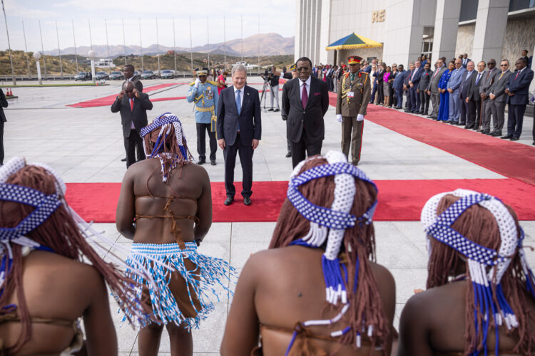 The welcoming ceremony ended with a dance and acrobatic performance. Photo: Matti Porre/Office of the President of the Republic of Finland