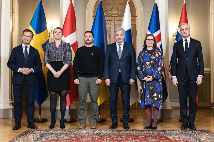 Group photo of the Summit participants (from left): Prime Minister of Sweden Ulf Kristersson,  Prime Minister of Denmark Mette Frederiksen, President of Ukraine Volodymyr Zelenskyy, President of the Republic of Finland Sauli Niinistö,  Prime Minister of Iceland Katrín Jakobsdóttir and  Prime Minister of Norway Jonas Gahr Støre. Photo: Roni Rekomaa/The Office of the President of the Republic of Finland 