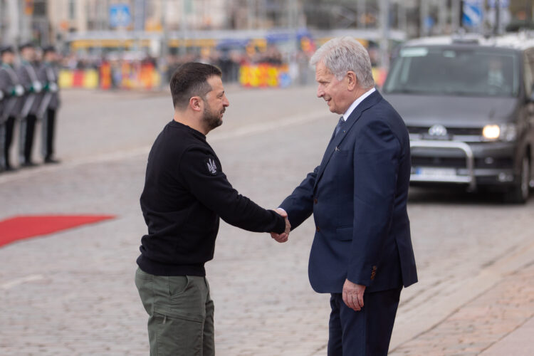 President Niinistö welcomed President of Ukraine Volodymyr Zelenskyy on an official visit to Finland on Wednesday 3 May 2023. Photo: Matti Porre/The Office of the President of the Republic of Finland