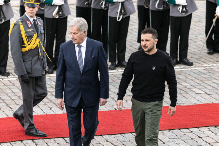 Arrival ceremony for President Zelenskyy at the Presidential Palace in Helsinki. Photo: Roni Rekomaa/The Office of the President of the Republic of Finland