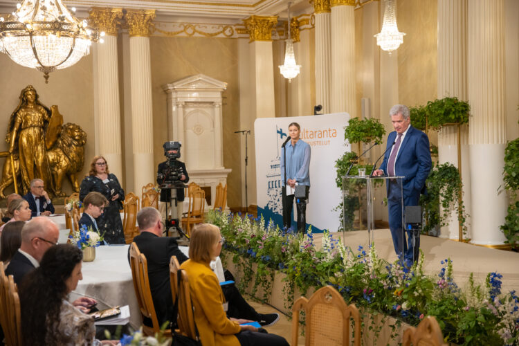 President Niinistö träffade media före Gullrandadiskussionerna inleddes. Foto: Matti Porre/Republikens presidents kansli 