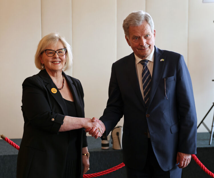 Presidentti Niinistö ja korkeimman oikeuden presidentti Rosa Weber. Kuva: Riikka Hietajärvi/Tasavallan presidentin kanslia