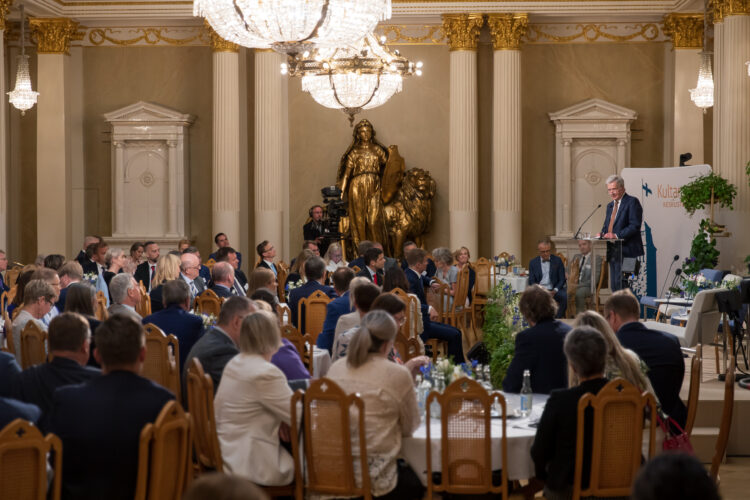 Gullrandadiskussionerna avslutades med sammanfattande ord av republikens president. Foto: Matti Porre/Republikens presidents kansli