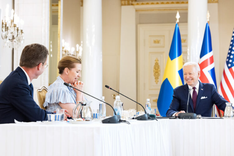 The Summit at the Hall of Mirrors. Photo: Roni Rekomaa/Office of the President of the Republic of Finland