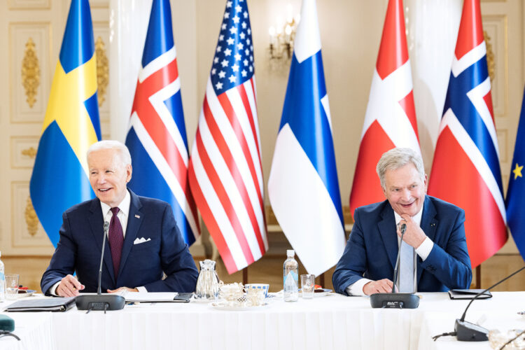 The Summit at the Hall of Mirrors. Photo: Roni Rekomaa/Office of the President of the Republic of Finland