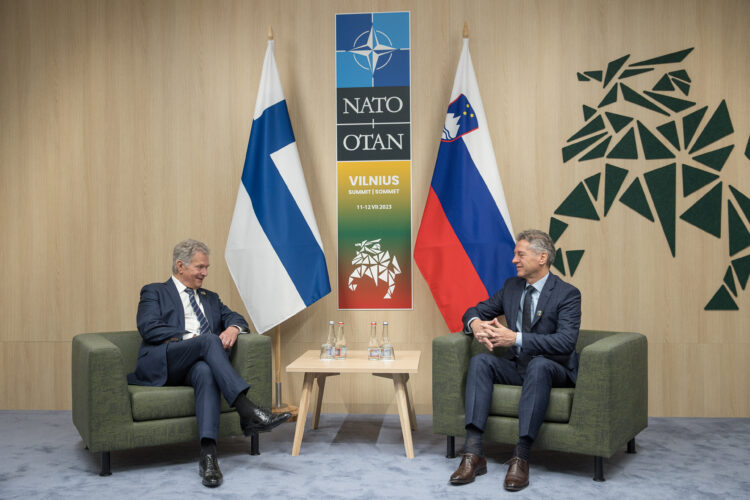 President Sauli Niinistö met with Prime Minister of  Slovenia Robert Golob before the beginning of the NATO Summit on 11 July 2023 in Vilnius. Photo: Matti Porre/The Office of the President of the Republic of Finland 