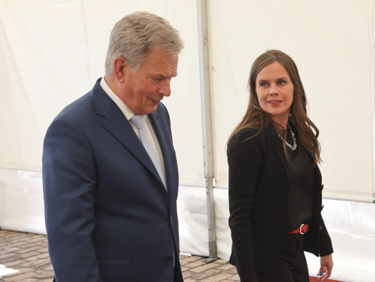 President Niinistö welcomes Prime Minister of Iceland Katrín Jakobsdóttir to the Presidential Palace. Photo: Juhani Kandell/Office of the President of the Republic of Finland