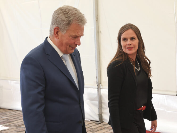 President Niinistö tog emot Islands statsminister Katrín Jakobsdóttir i Presidentens slott. Foto: Juhani Kandell/Republikens presidents kansli