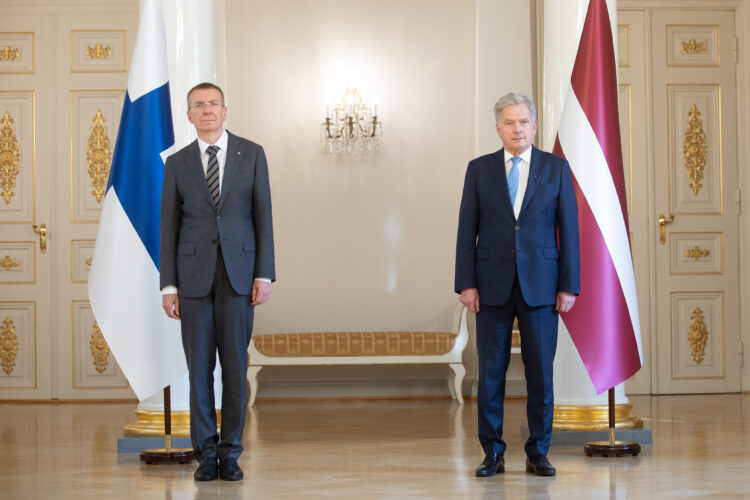 Reception ceremonies in the Hall of Mirrors at the Presidential Palace. Photo: Matti Porre/Office of the President of the Republic of Finland