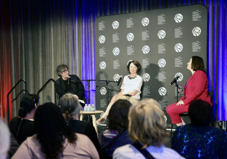 Jenni Haukio, spouse of the President of the Republic of Finland, took part in a discussion on Nordic literature with First Lady of Iceland Eliza Reid and author Neil Gaiman. Photo: Riikka Hietajärvi/Office of the President of the Republic of Finland