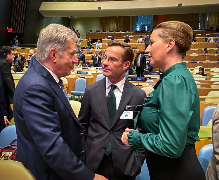 President Niinistö speaks with Swedish Prime Minister Ulf Kristersson and Danish Prime Minister Mette Frederiksen at the UN SDG Summit on 18 September 2023. Photo: Elina Kalkku/Permanent Mission of Finland to the United Nations