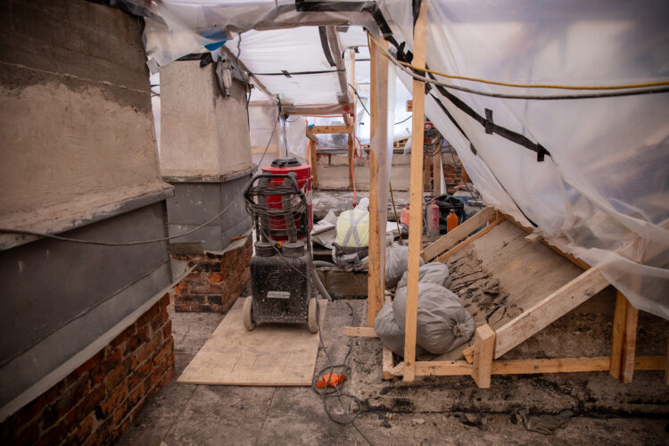 Openings were sawn into the floor slabs in the attic of Granite Castle to remove insulation containing harmful materials. Photo: Matti Porre/Office of the President of the Republic of Finland