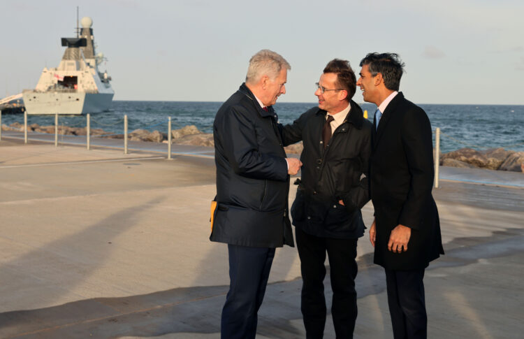 President Niinistö, Prime Minister of Sweden Ulf Kristersson, who hosted the summit, and Prime Minister of the United Kingdom Rishi Sunak at the JEF Leaders' Summit on Gotland, Sweden, on 13 October 2023. Photo: Riikka Hietajärvi/Office of the President of the Republic of Finland