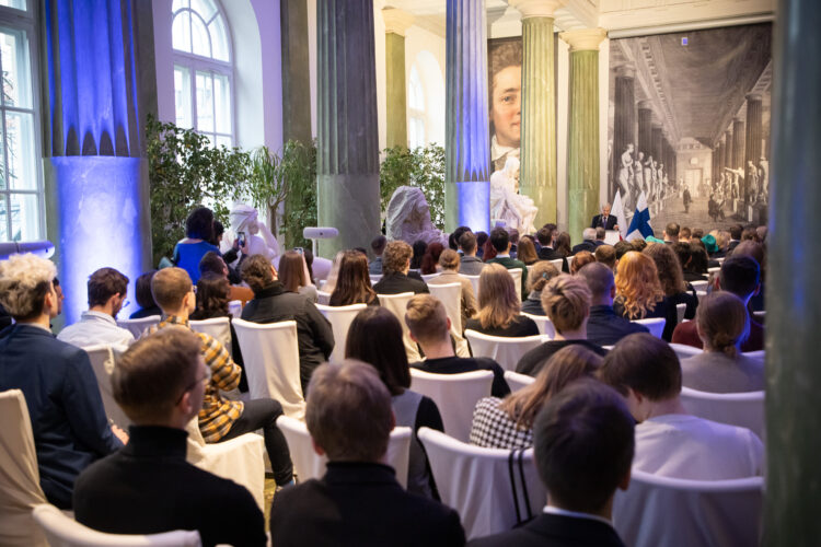 President Niinistö participated in a discussion with students at the University of Warsaw on security in Europe and its neighbourhood. Photo: Matti Porre/Office of the President of the Republic of Finland