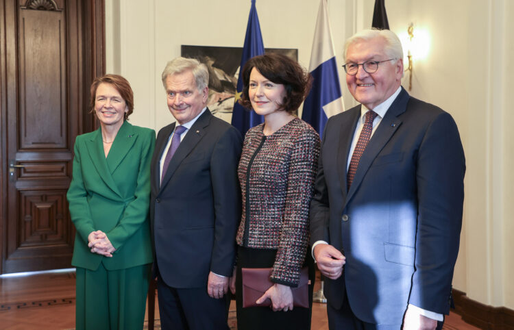 Official photograph of the Presidents and their spouses. Photo: Riikka Hietajärvi/Office of the President of the Republic of Finland