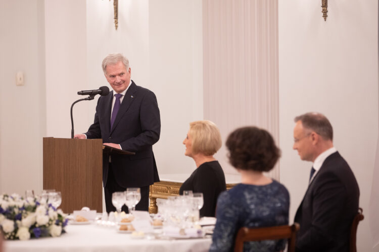 President Sauli Niinistö höll ett tal vid middagen i Presidentpalatset i Warszawa den 20 november 2023. Foto: Matti Porre/Republikens presidents kansli