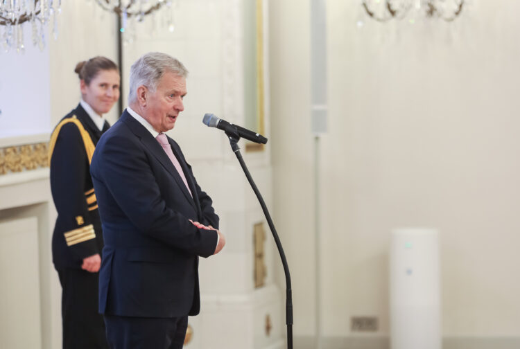 Republikens president gratulerade de premierade företagen.  Foto: Roni Hemilä/Republikens presidents kansli