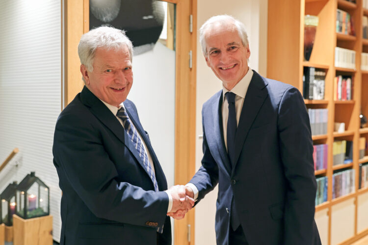 President Sauli Niinistö met with Norwegian Prime Minister Jonas Gahr Støre before the joint Nordic–Ukrainian Summit on 13 December 2023 in Oslo. Photo: Riikka Hietajärvi/Office of the President of the Republic of Finland 