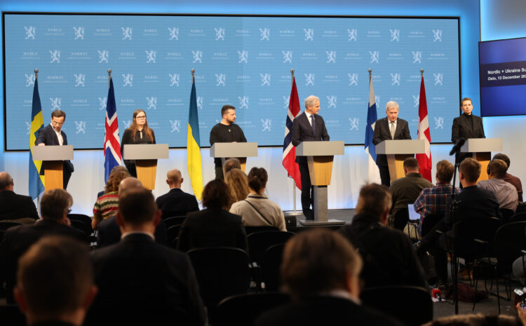 Joint press conference after the Nordic–Ukrainian Summit in Oslo: Prime Minister of Sweden Ulf Kristersson, Prime Minister of Iceland Katrín Jakobsdóttir, President of Ukraine Volodymyr Zelenskyy, Prime Minister of Norway Jonas Gahr Støre, President of the Republic of Finland Sauli Niinistö and Prime Minister of Denmark Mette Frederiksen. Photo: Riikka Hietajärvi/Office of the President of the Republic of Finland