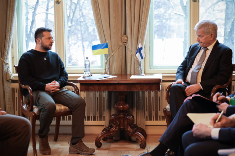 President Sauli Niinistö träffade Ukrainas president Volodymyr Zelenskyj i samband med det nordisk-ukrainska toppmötet i Oslo den 13 december 2023. Foto: Riikka Hietajärvi/Republikens presidents kansli