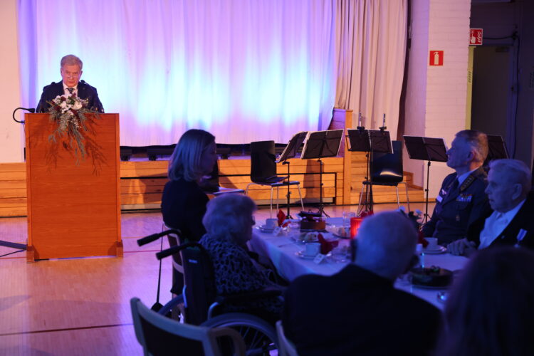 Republikens president höll ett tal vid julfesten på Kauniala sjukhus. Foto: Juhani Kandell/Republikens presidents kansli