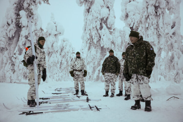 During his visit to the Jaeger Brigade in Sodankylä, President Niinistö was introduced to Arctic training. Photo: Riikka Hietajärvi/Office of the President of the Republic of Finland