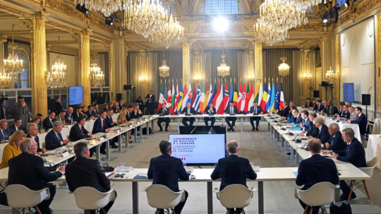 The meeting at the Elysée Palace was hosted by President of France Emmanuel Macron. It was attended by Heads of State and Government from several European countries. Photo: Riikka Hietajärvi/Office of the President of the Republic of Finland