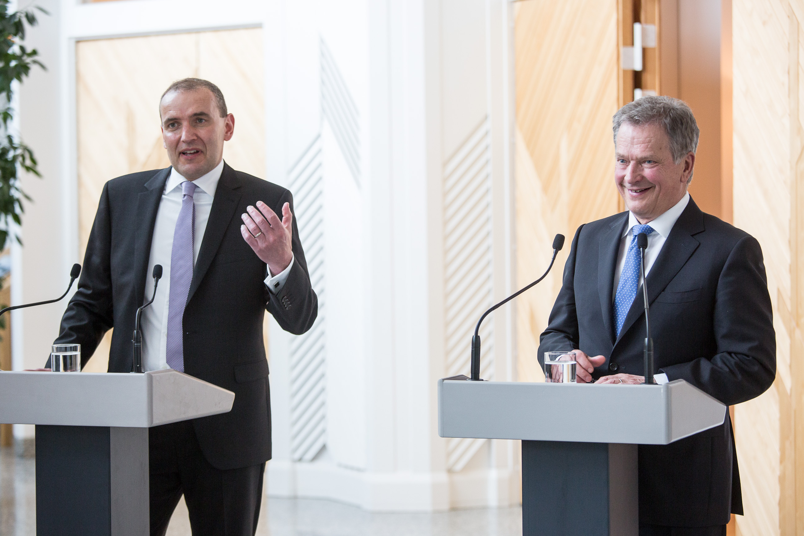 President of Iceland Guðni Thorlacius Jóhannesson and his wife, Eliza Jean Reid visit Finland on 31 May and 1 June 2017. President of the Republic Sauli Niinistö and Mrs Jenni Haukio received the Icelandic presidential couple in Mäntyniemi. Photo: Matti Porre/Office of the President of the Republic of Finland