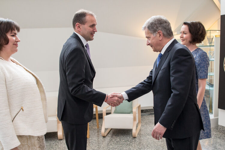President of Iceland Guðni Thorlacius Jóhannesson and his wife, Eliza Jean Reid visit Finland on 31 May and 1 June 2017. President of the Republic Sauli Niinistö and Mrs Jenni Haukio received the Icelandic presidential couple in Mäntyniemi. Photo: Matti Porre/Office of the President of the Republic of Finland